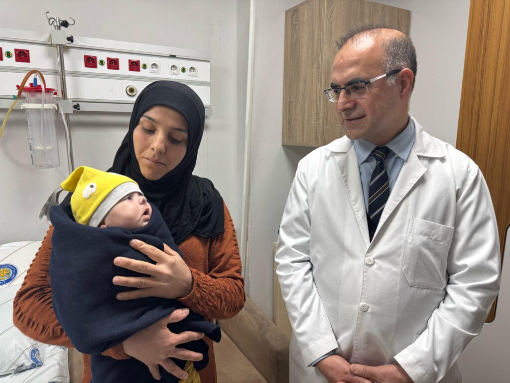 Burun Kanalları Kapalı Dünyaya Gelen Emani Bebek, Ameliyatla Sağlığına Kavuştu