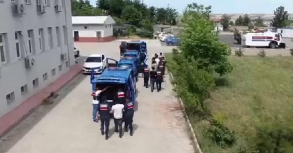 Sosyal Medyada Dolandırıcılık Yapan 2 Şüpheli Tutuklandı