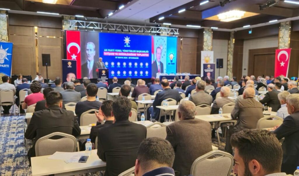 AK Parti Diyarbakır Teşkilatında Yerel Yönetimler Zirvesi