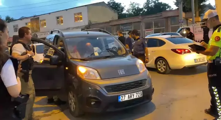 Diyarbakır’da Uyuşturucu Tacirlerine Yönelik Narko-Hançer Uygulaması