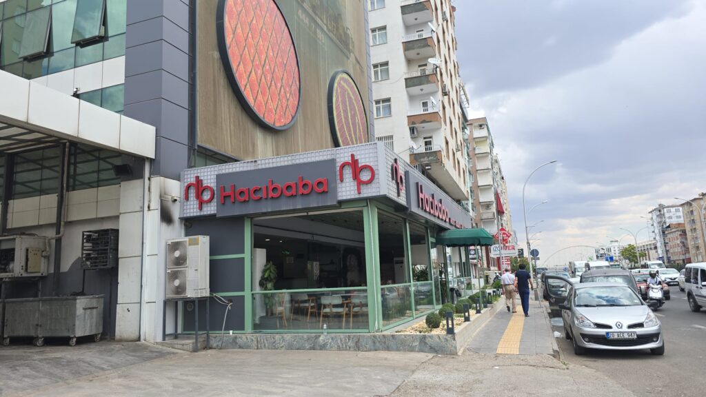 Diyarbakır’da Hacıbaba Pastaneleri Bayram Mesaisine Başladı