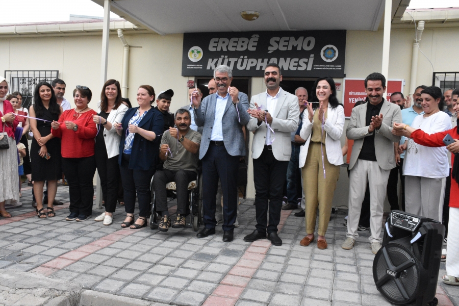 Bağlar’da 2 Kütüphane Açıldı