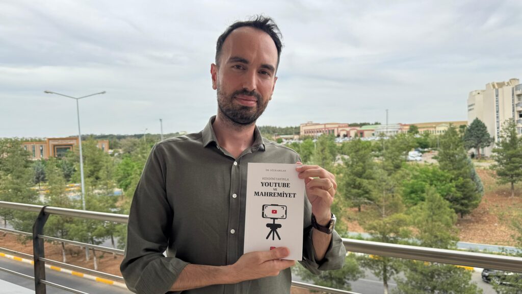 ‘Türk Toplumu Şuan 7 Saat 13 Dakikasını İnternette Geçiriyor’
