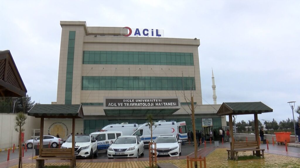 Tartıştığı Kuzenini Tabancayla Öldürdü, Oğlunu Ağır Yaraladı